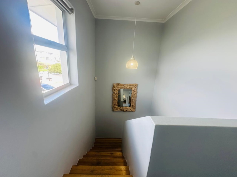 To Let 3 Bedroom Property for Rent in Big Bay Western Cape